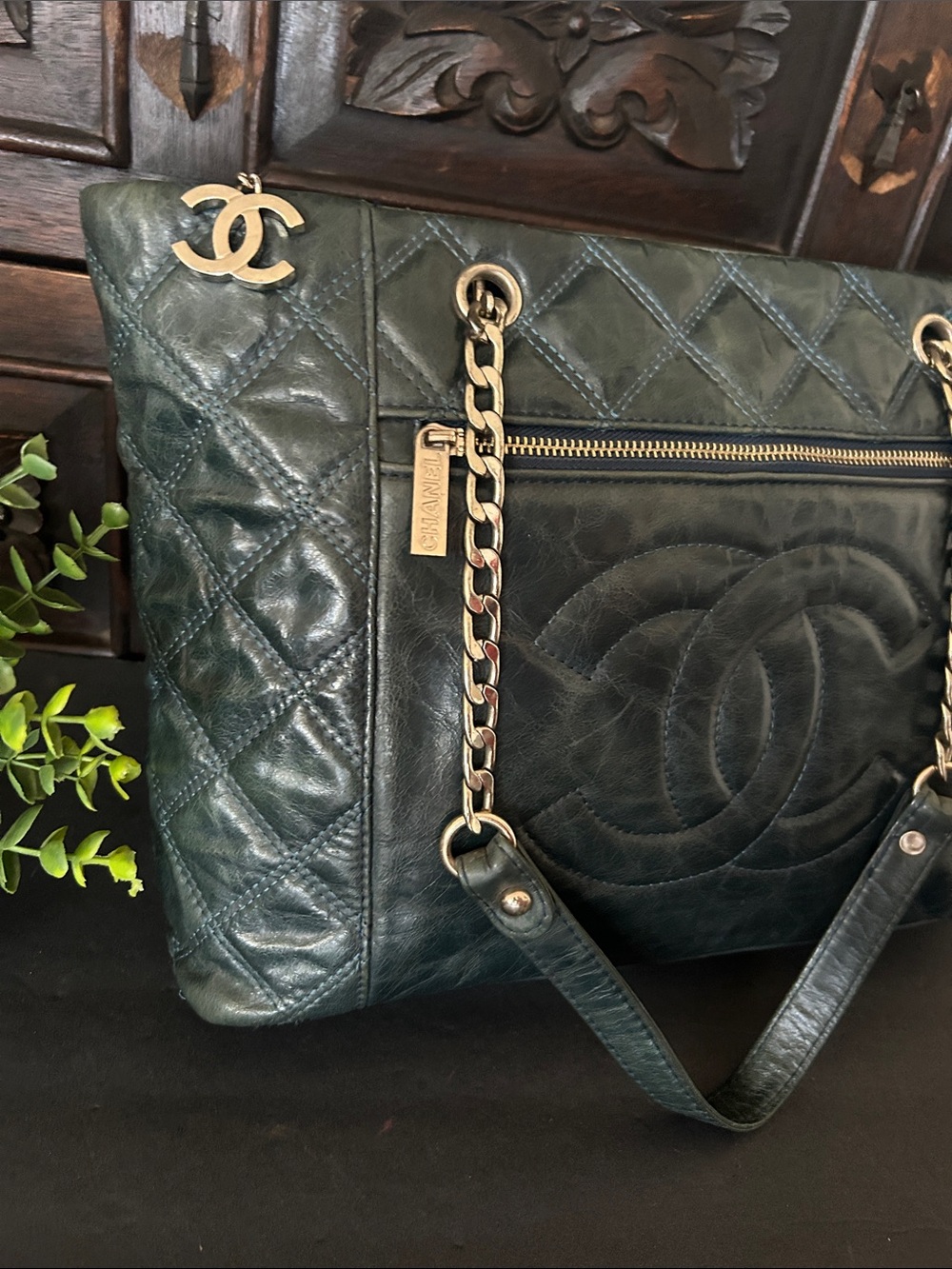 Beautiful Quilted Dark Green Leather Tote with Chain Straps - Picture 4 of 17